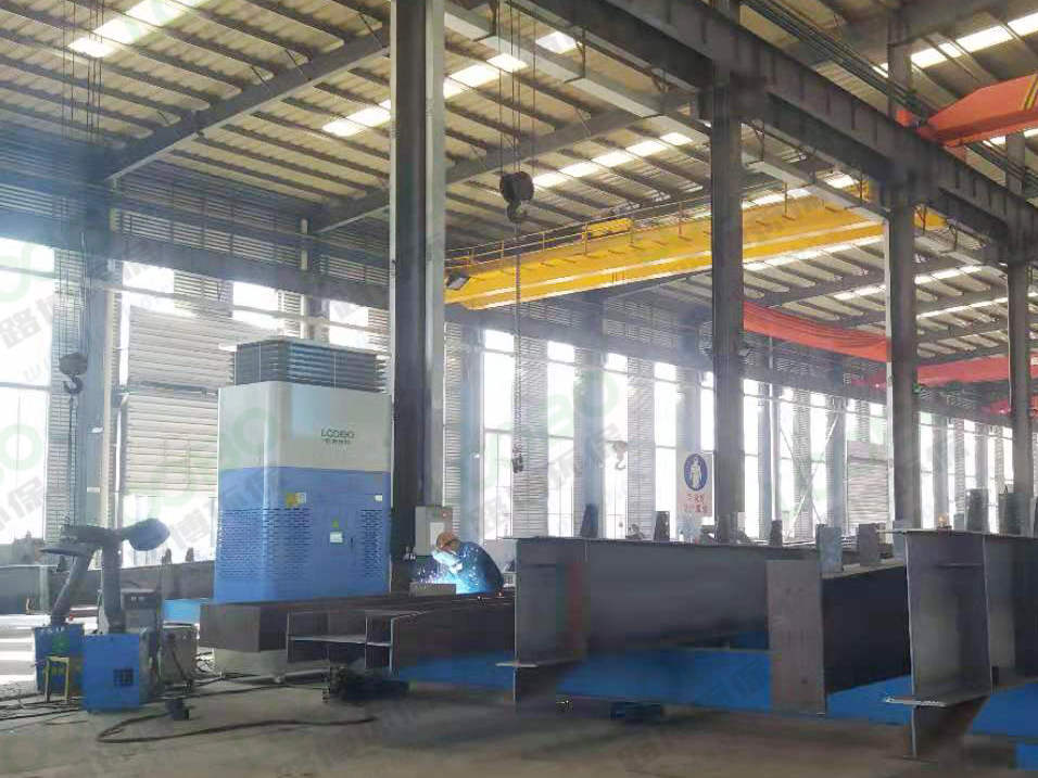 自循環(huán)式焊煙凈化器.jpg 自循環(huán)式焊煙凈化器.jpg