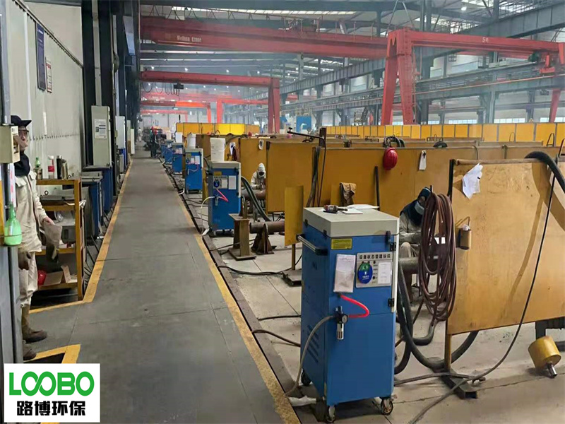 電焊煙塵凈化器02_副本.jpg 電焊煙塵凈化器02_副本.jpg