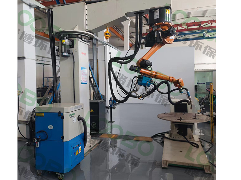 當(dāng)焊接機(jī)器人遇上除塵設(shè)備:開啟綠色生產(chǎn)新篇章 (2).jpg